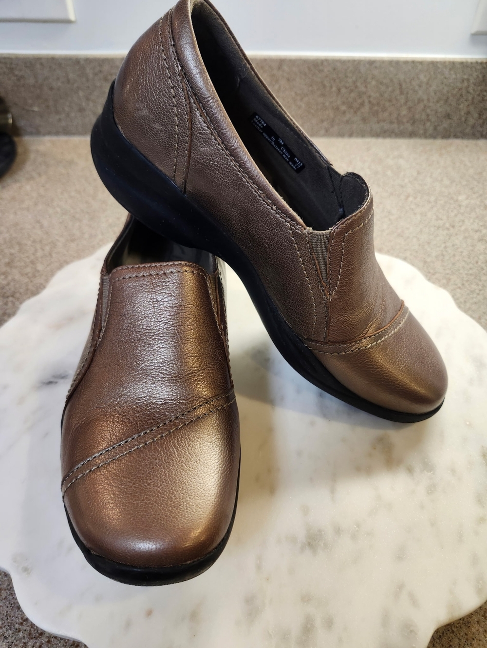 Clarks In Motion Womens Slip On Loafers